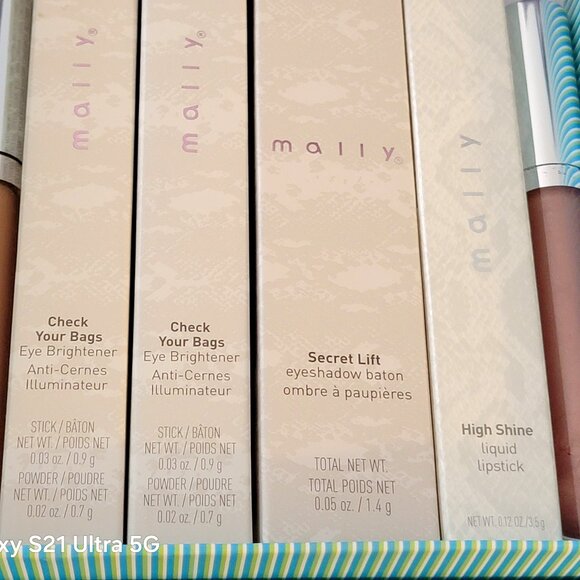 8 Piece Mally Makeup Cosmetics Bundle Lot in a Gift Box - Picture 3 of 15